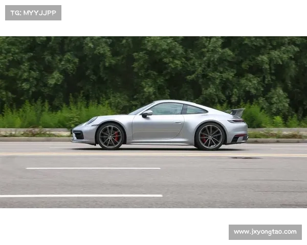 保时捷911 Carrera 4S新款登场:四驱加持三款车身 保时捷911 Carrera 4S新款登场:四驱加持三款车身